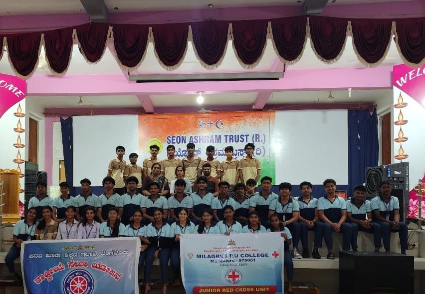 Seon Ashram visit by NSS members
